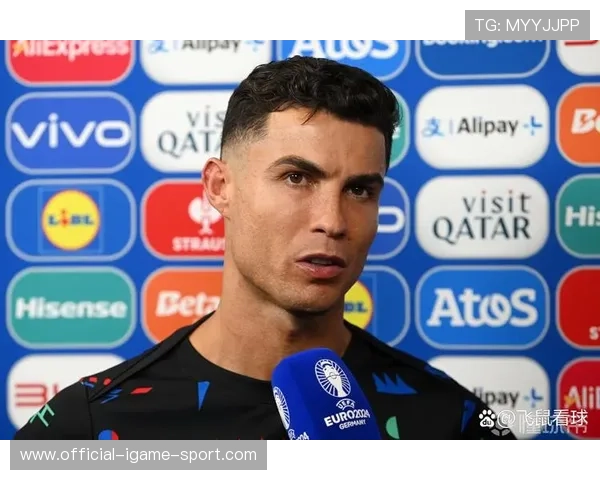 C罗与团队讨论未来商业版图被曝光